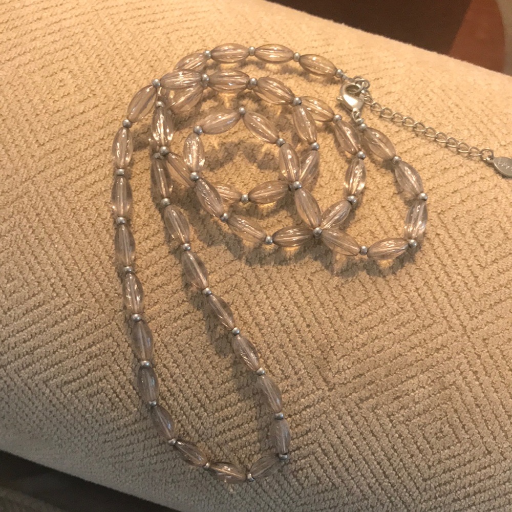 AE Gorgeous Glass Look Beaded Necklace - Picture 3 of 9
